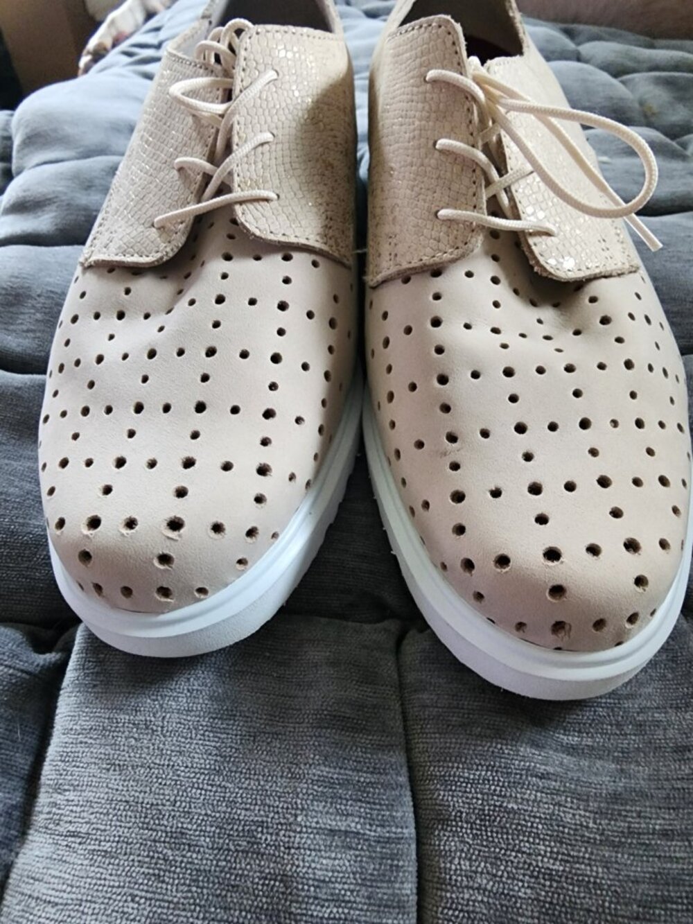 Munro American Beige Perforated Leather Oxford Shoes Sparkle Made in USA